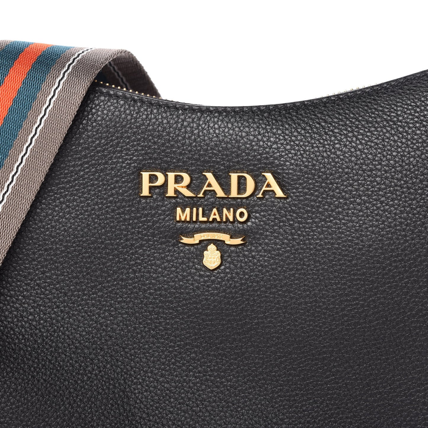 Vitello Daino Zippered Messenger Hobo Black