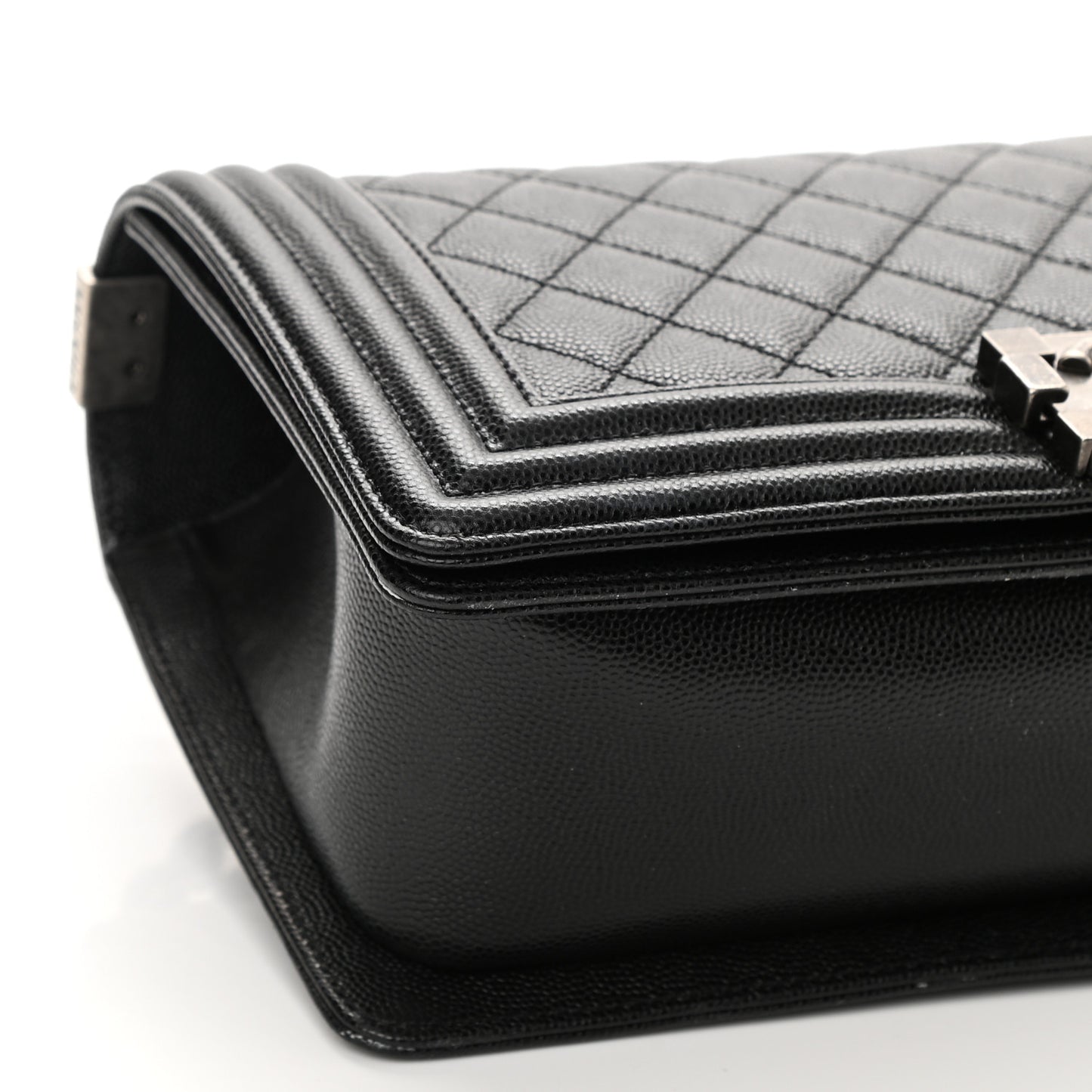 Caviar Quilted Medium Boy Flap Black