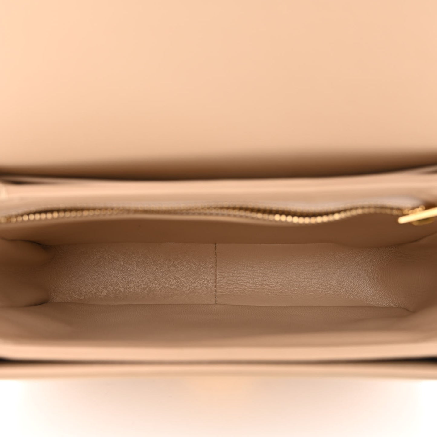 Shiny Calfskin Teen Triomphe Nude