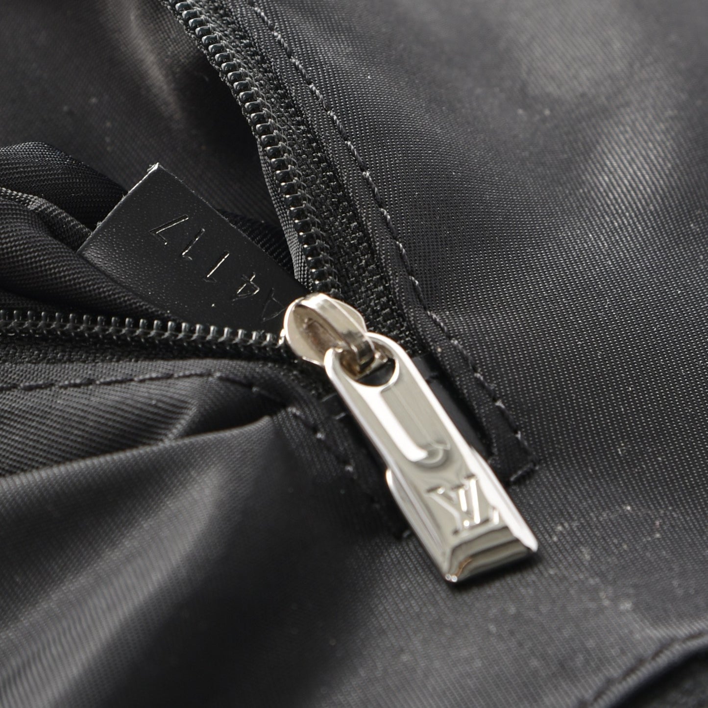 Damier Graphite Garment Bag 3 Hangers