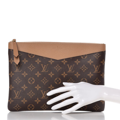 Louis Vuitton Monogram Daily Pouch Sesame 2 of 7