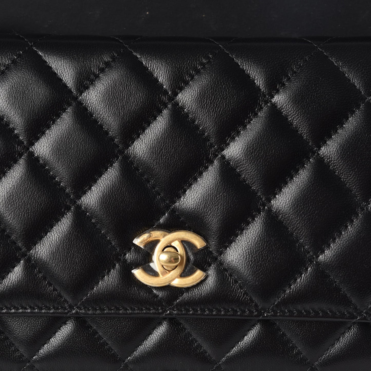 Lambskin Quilted CC Pearl Crush Wallet on Chain WOC Black