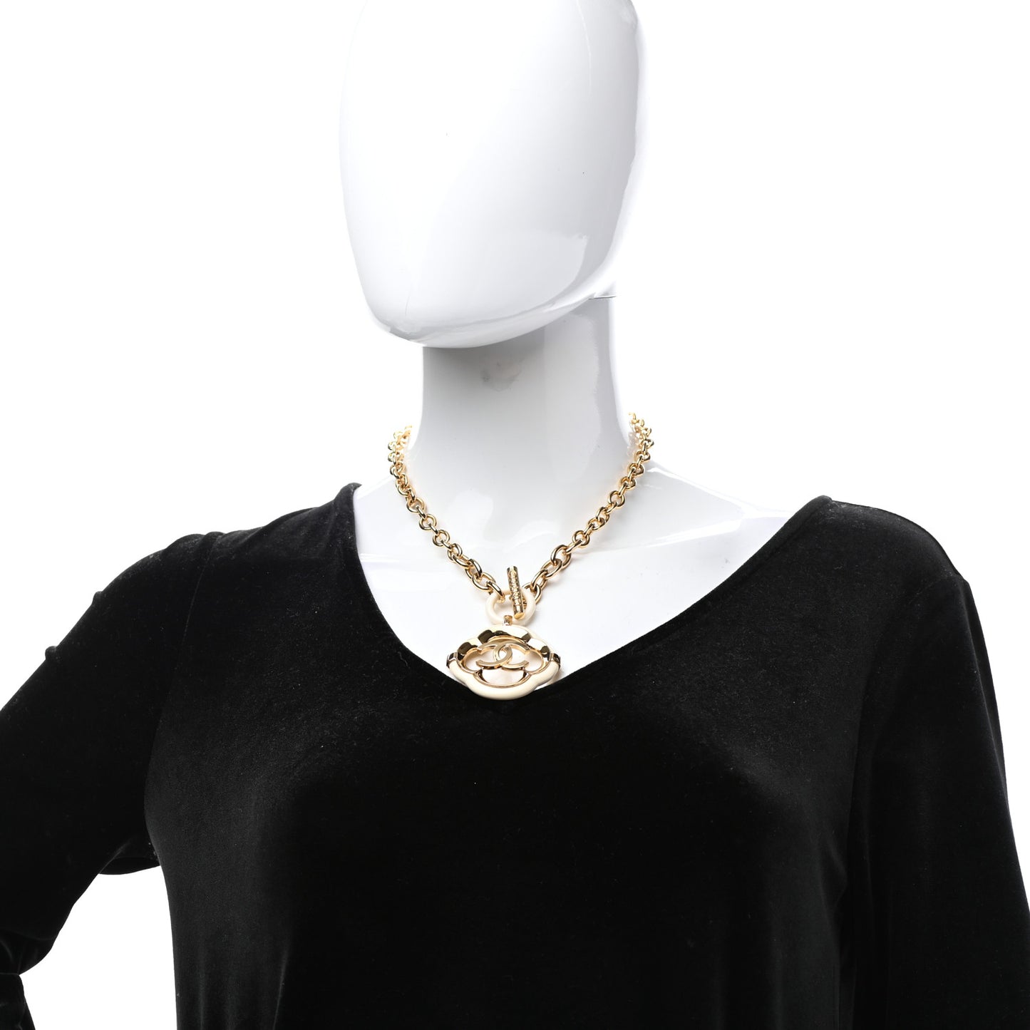 Resin CC Medallion Choker Chain Necklace Gold Ivory