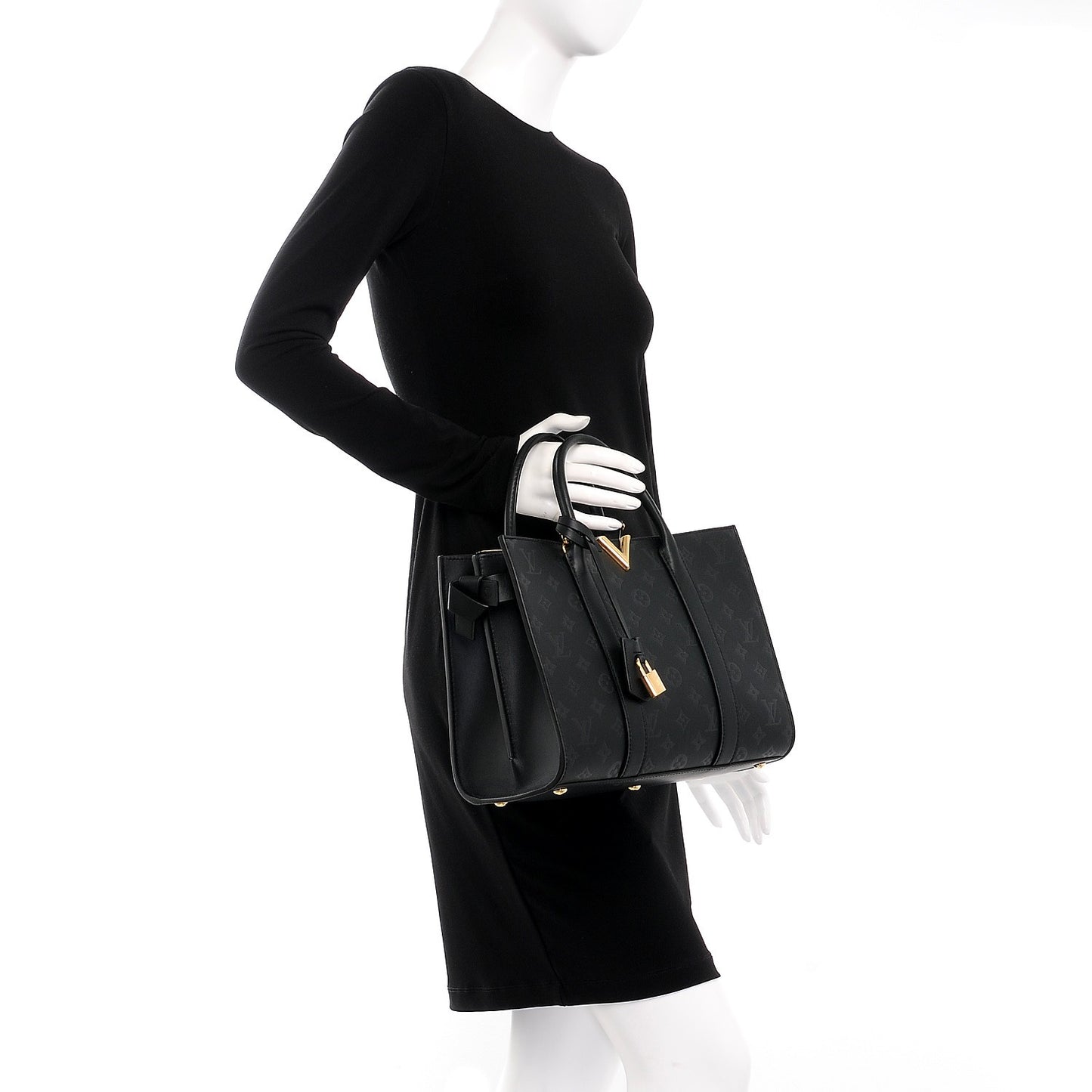 Monogram Cuir Plume Very Tote MM Black