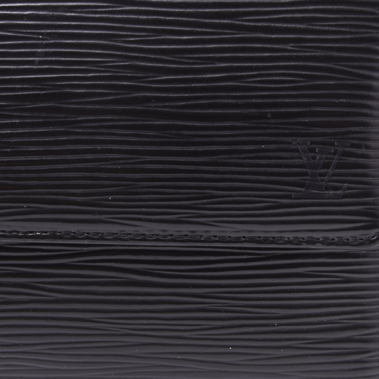 Epi Porte Tresor International Wallet Black