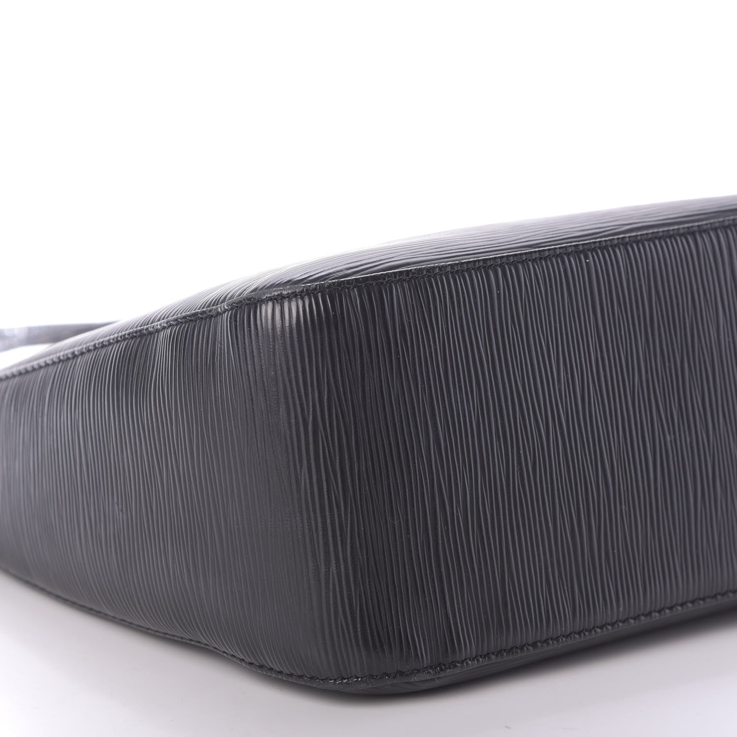 Louis Vuitton Epi Looping MM Black 6 of 11