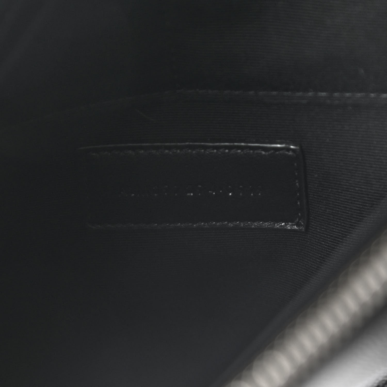 Saint Laurent Grain De Poudre Zipped Tablet Holder Black 7 of 7