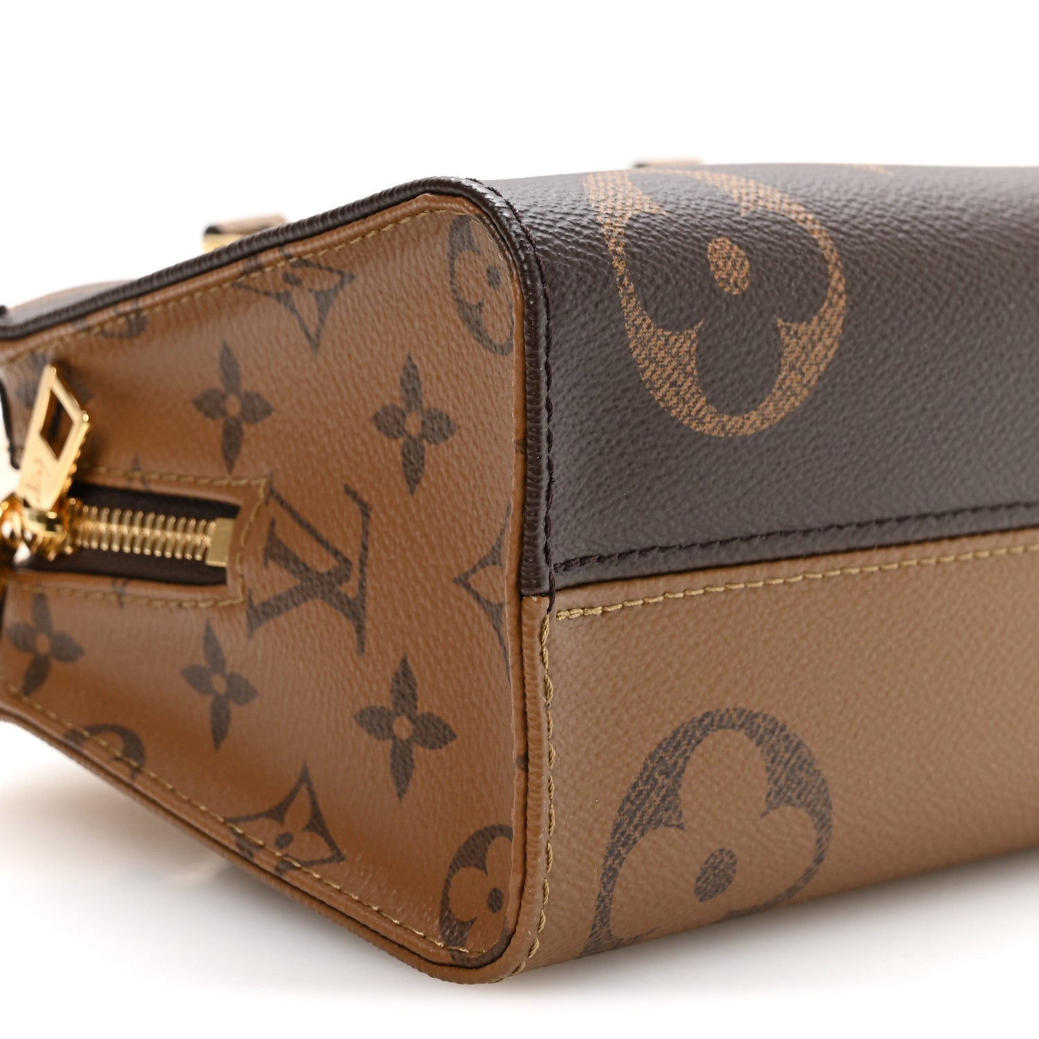Louis Vuitton Reverse Monogram Giant OnTheGo East West 7 of 9