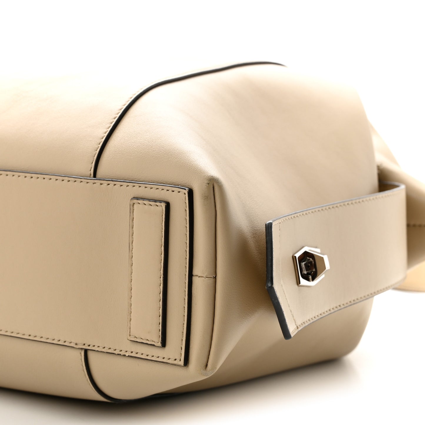 Smooth Calfskin Medium Soft Antigona Beige