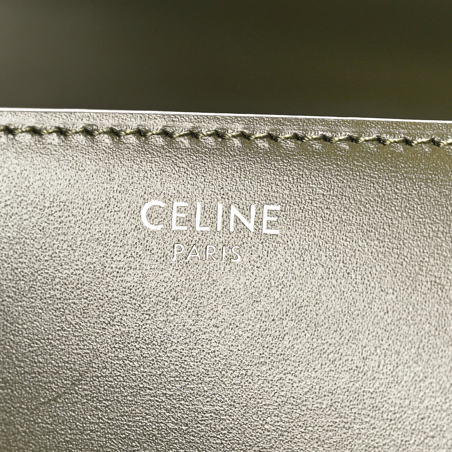 Box Calfskin Classic Box Medium Flap Bag Army Green