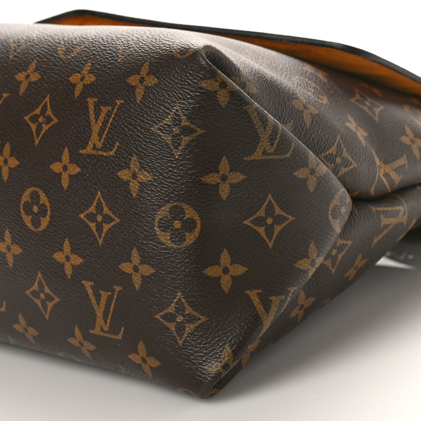 Monogram Beaubourg MM Safran Imperial