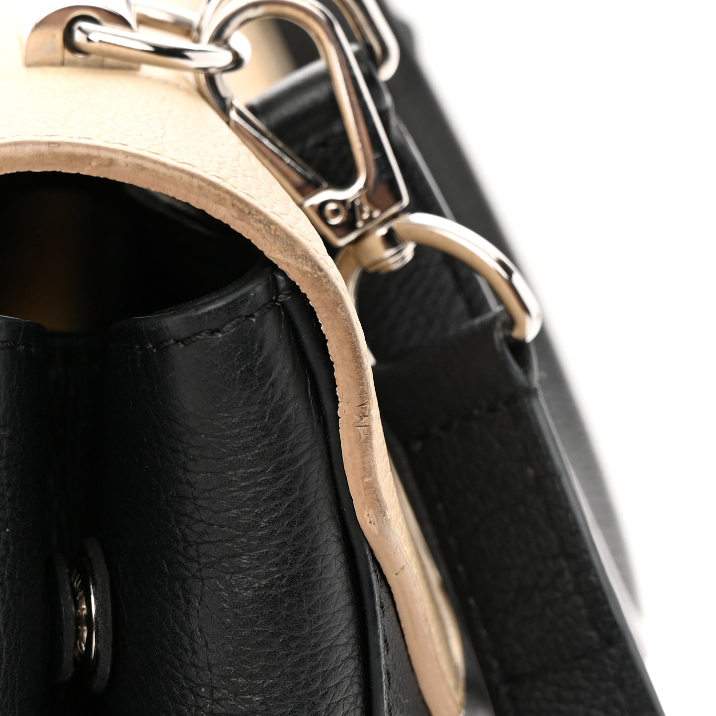 Soft Calfskin Lockme II Top Handle Vanille Black