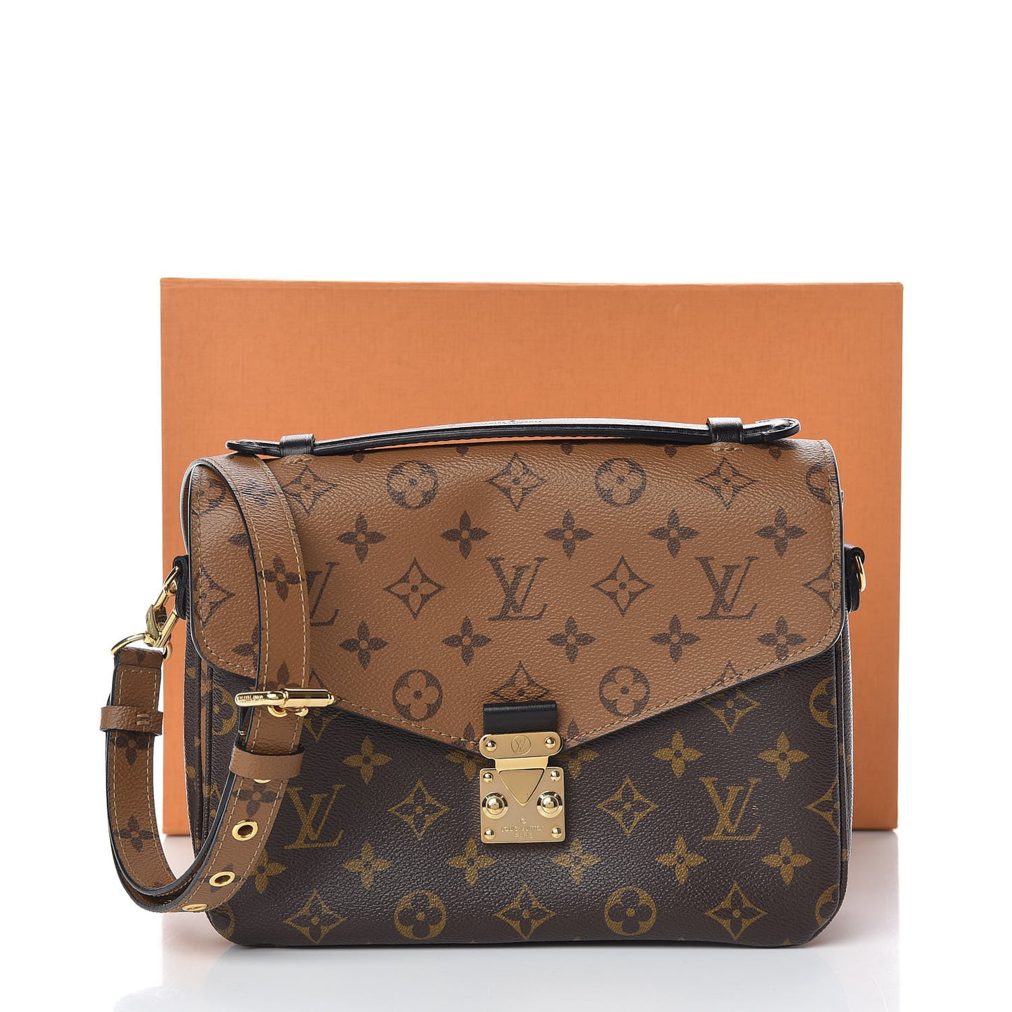 Reverse Monogram Pochette Metis