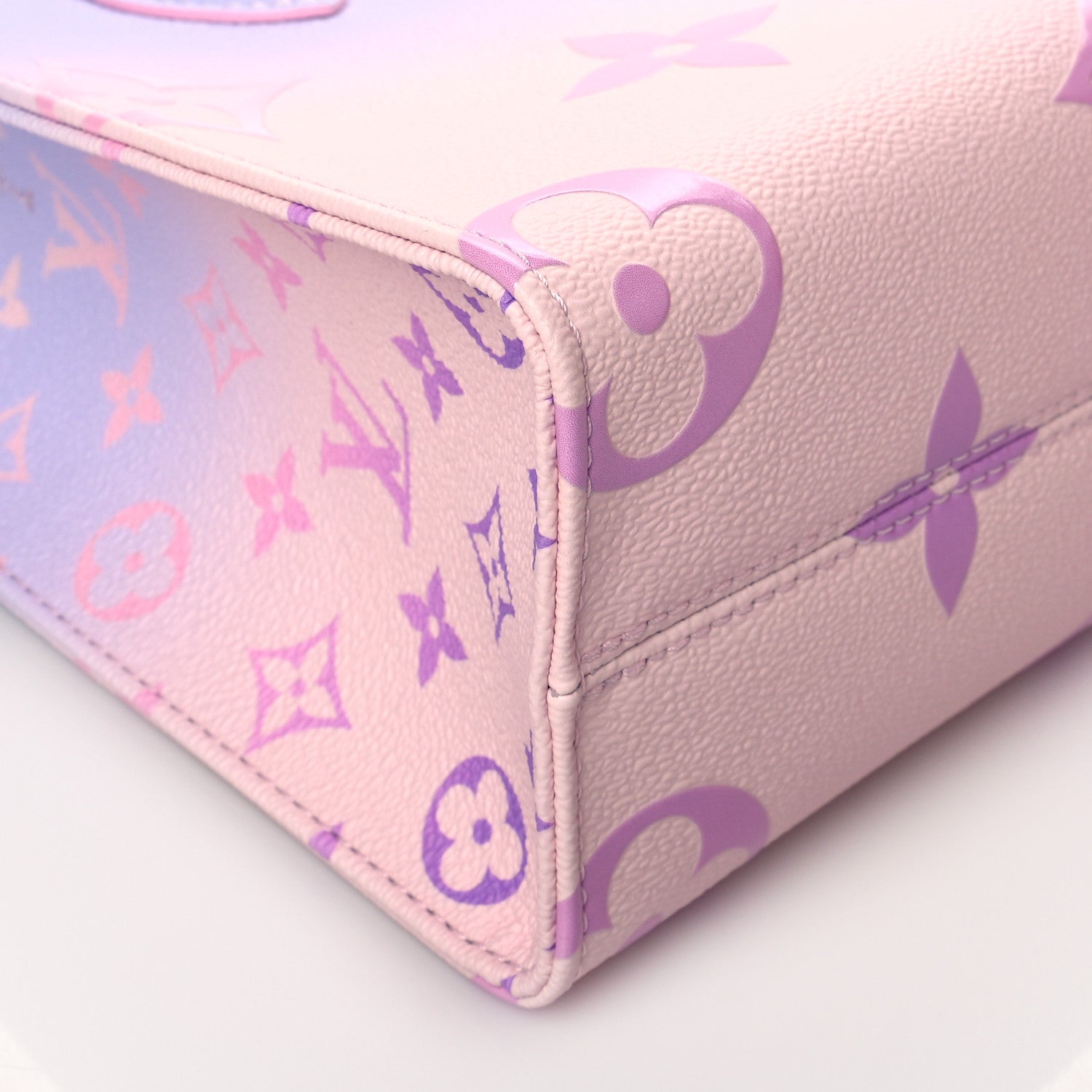 Louis Vuitton Monogram Giant Spring In The City Onthego PM Sunrise Pastel 8 of 10