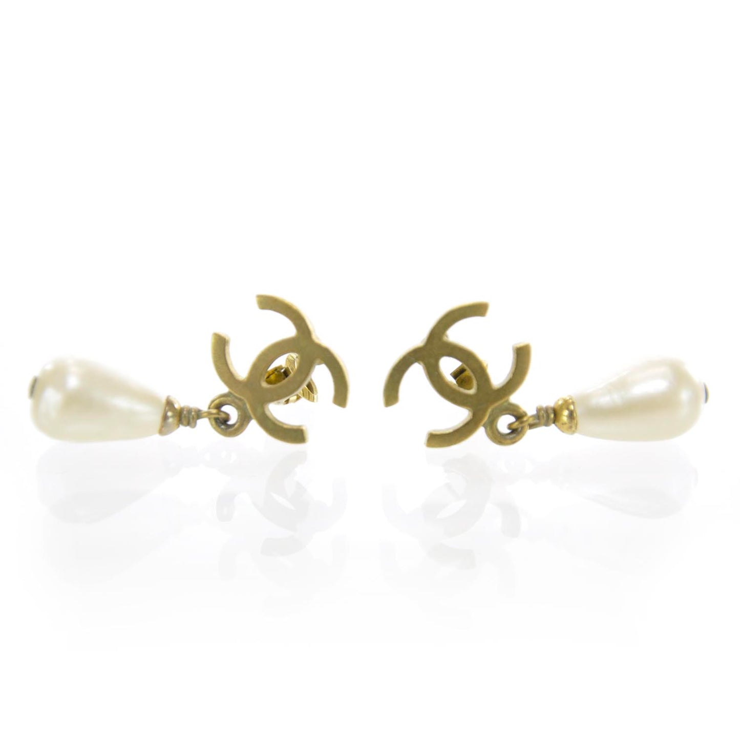 Pearl CC Dangle Clip On Earrings Gold