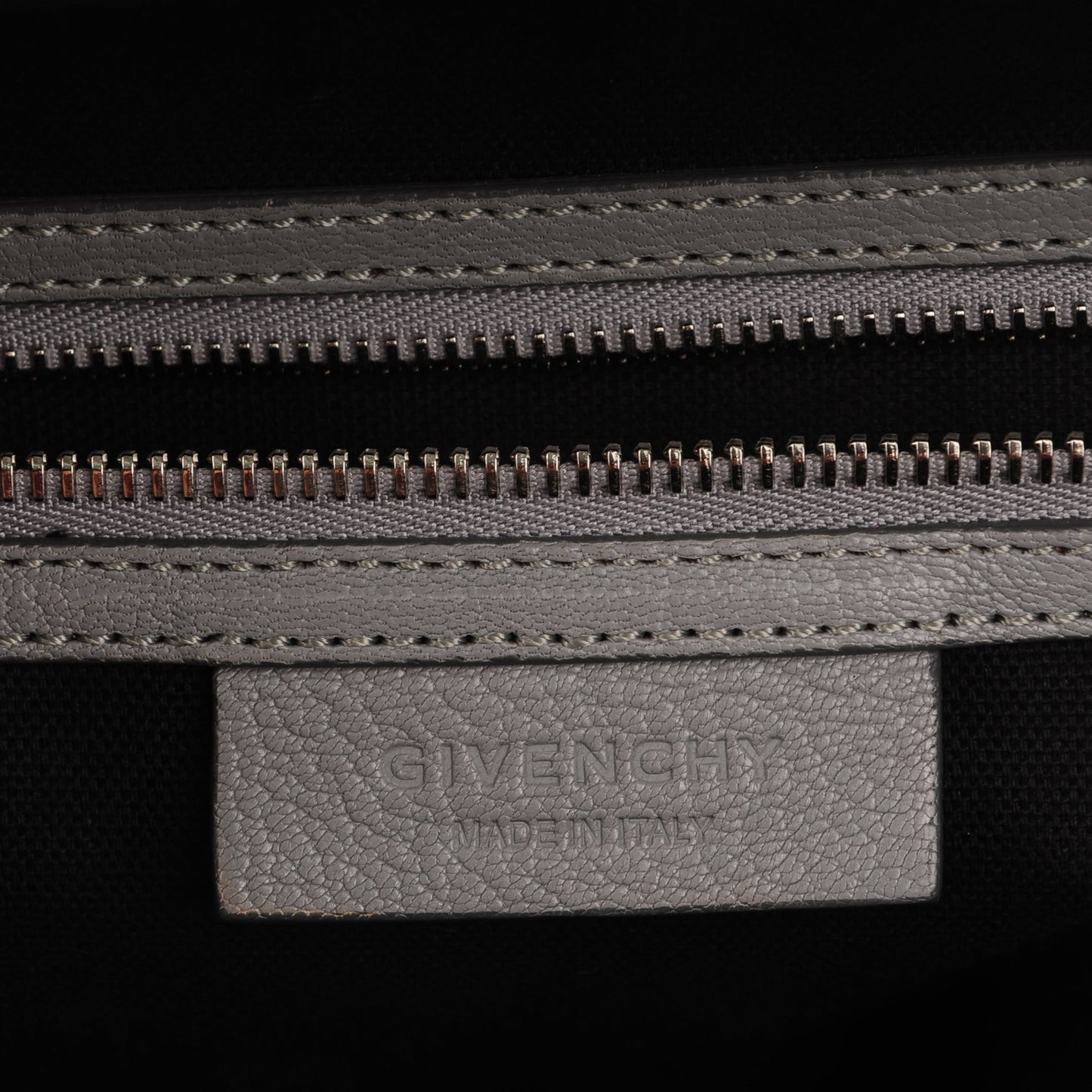 Sugar Goatskin Medium Antigona Pearl Grey