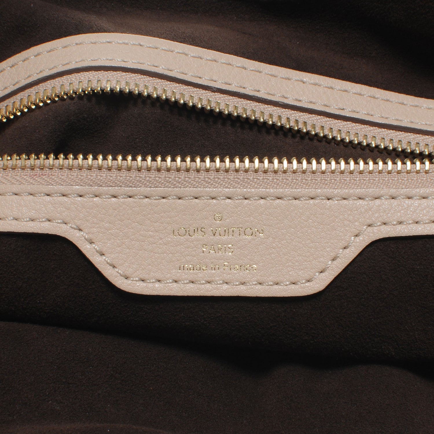 Louis Vuitton Mahina L Coquille 6 of 7