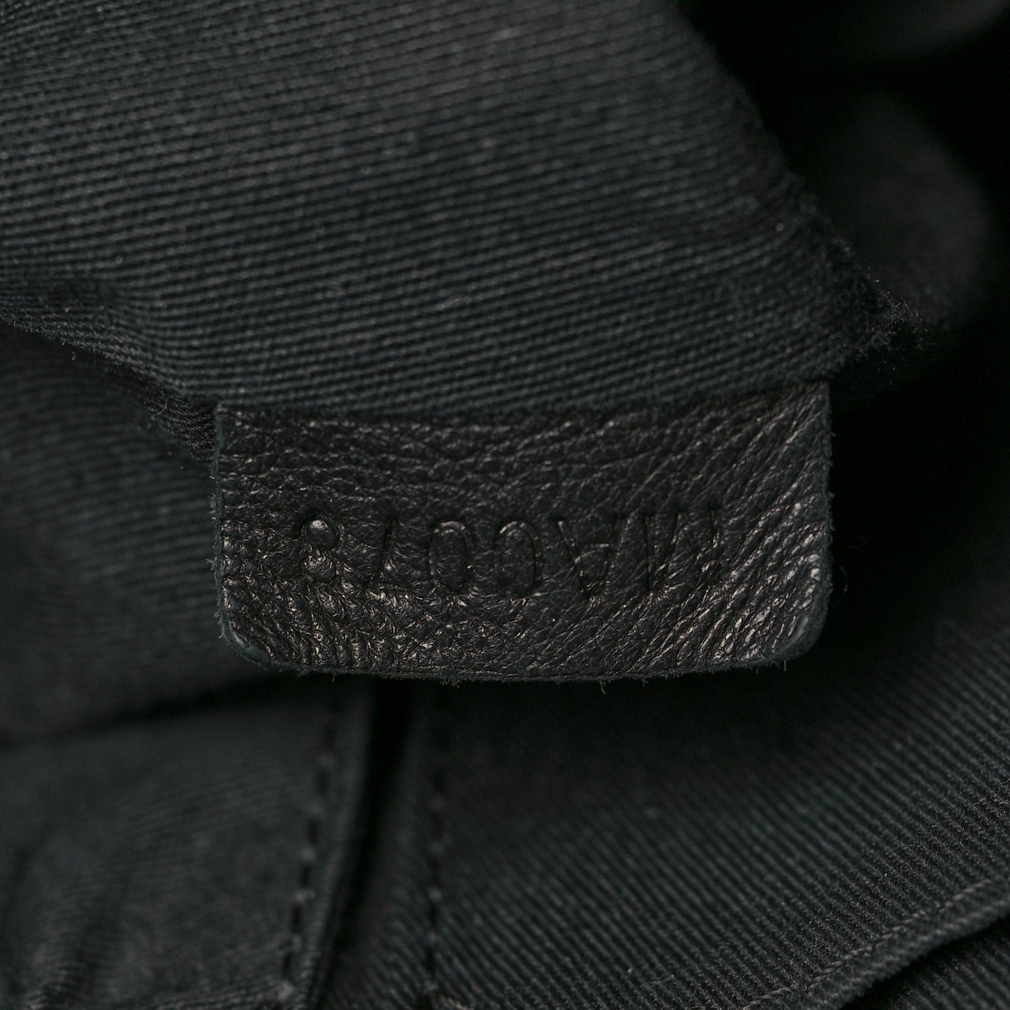 Calfskin Crocodile Embossed Medium Nightingale Black