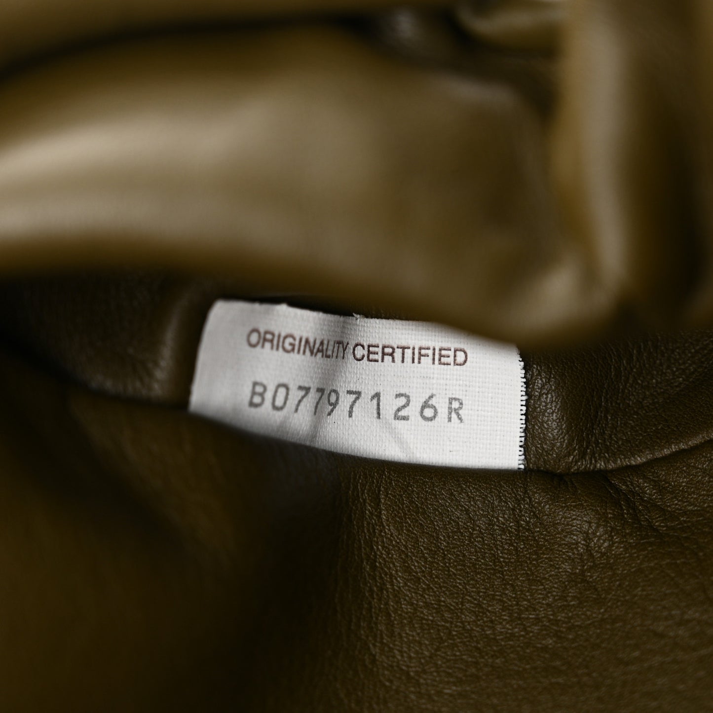 Butter Calfskin The Pouch 20 Mustard