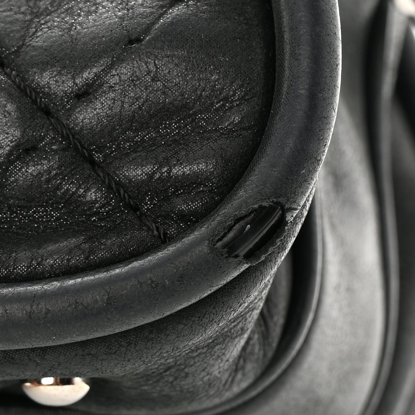 Iridescent Calfskin Quilted Relax CC Camera Case Black