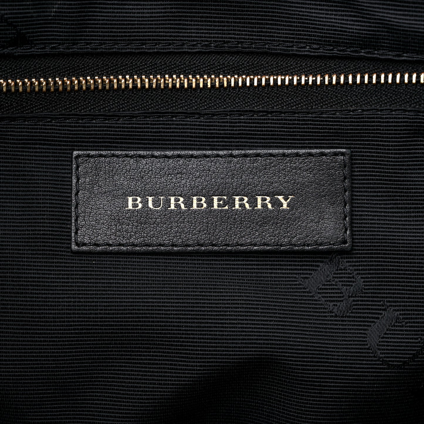 Signature Grain Calfskin Medium Tote Black