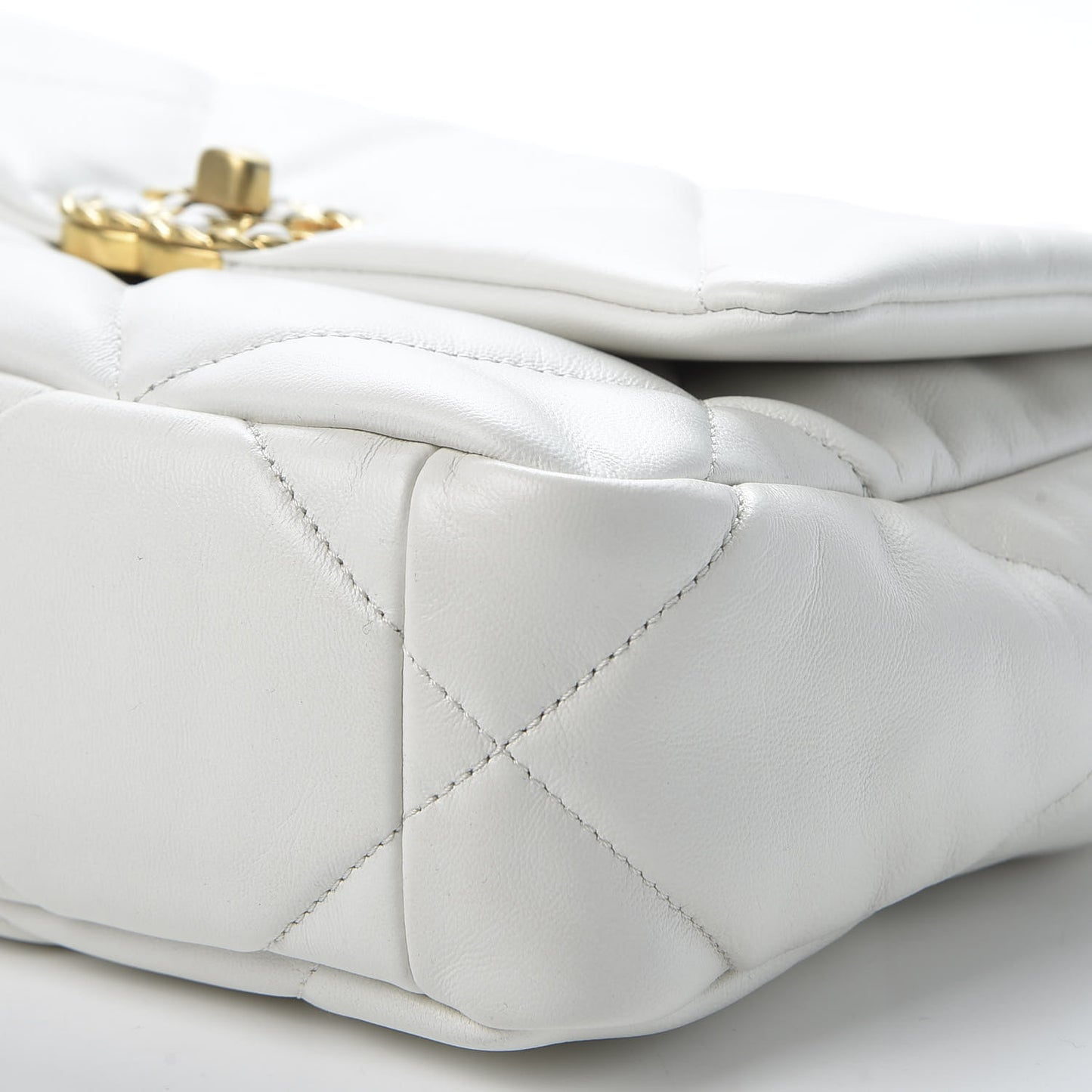 Lambskin Quilted Medium 19 Flap White