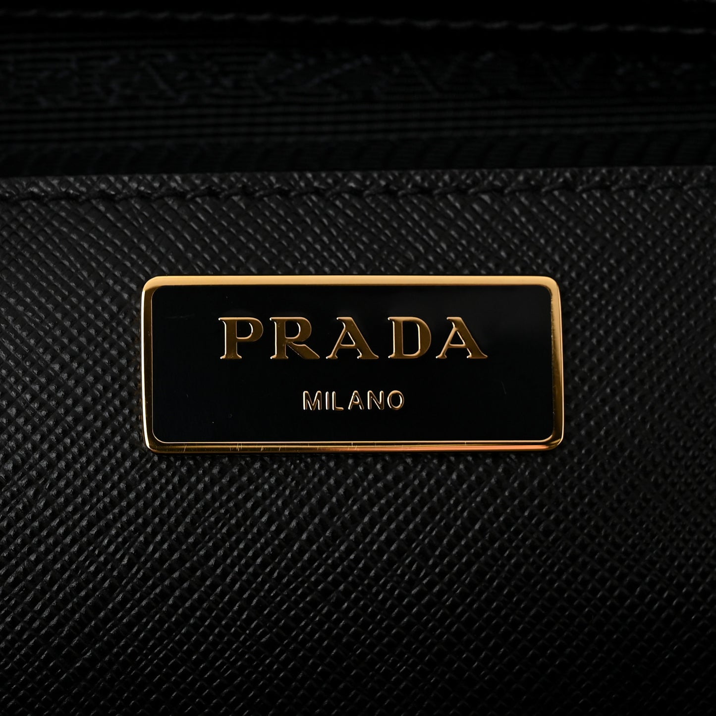 Saffiano Lux Large Galleria Double Zip Tote Black