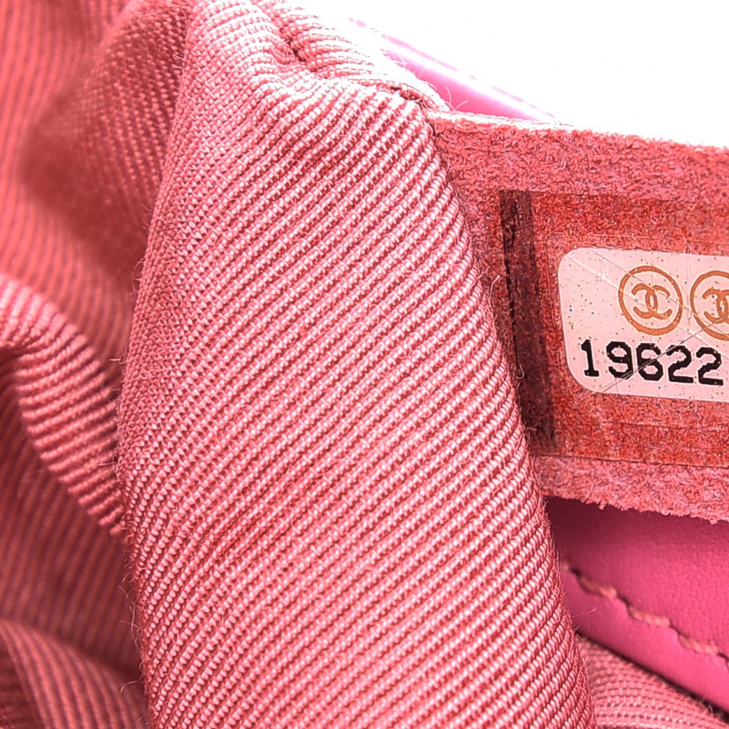 Patent Tweed Medium Boy Flap Fuchsia