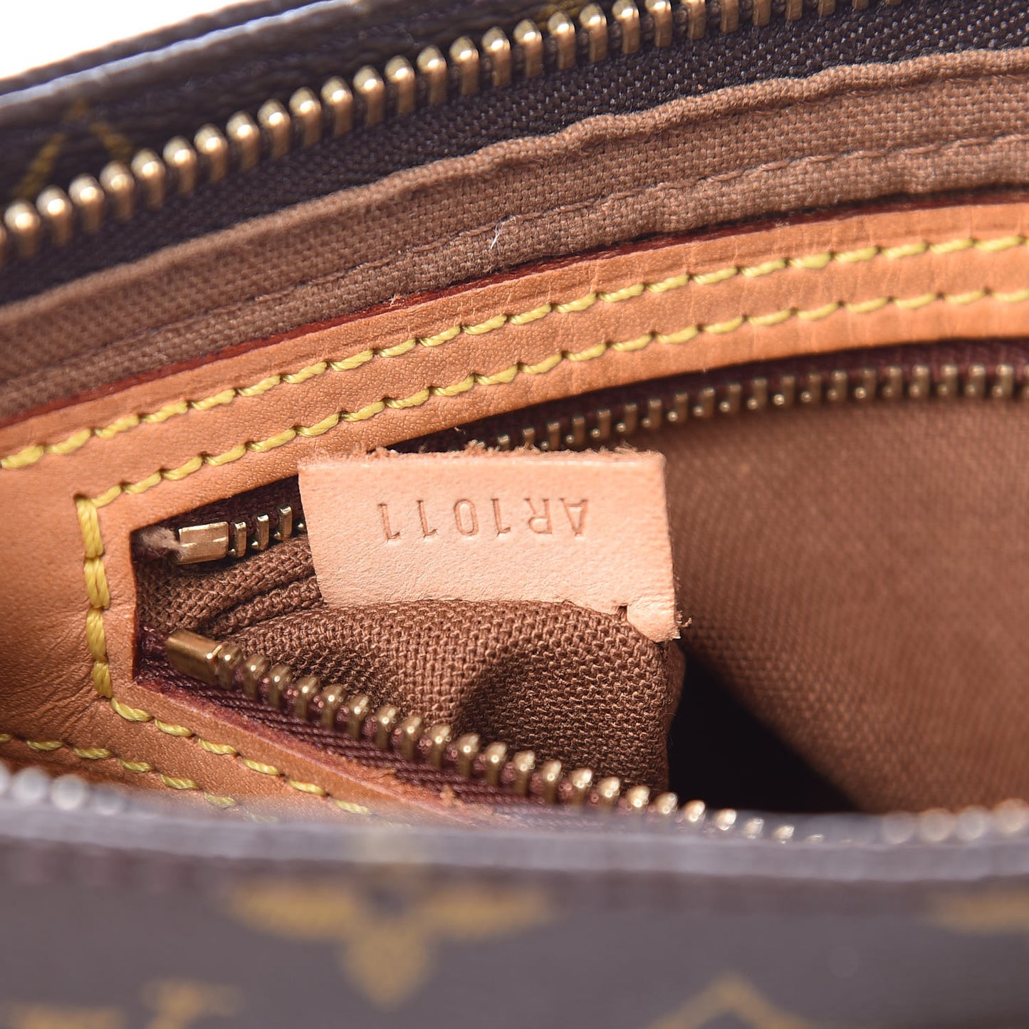 Monogram Trotteur
