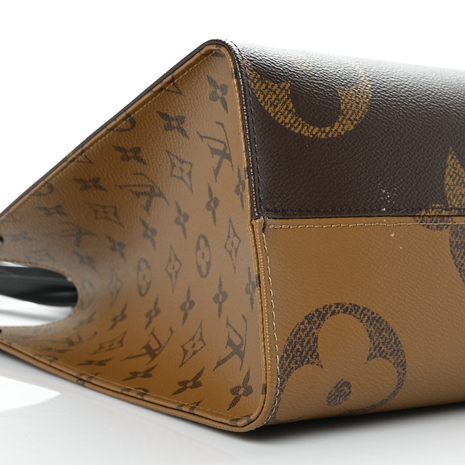 Louis Vuitton Reverse Monogram Giant Onthego MM 7 of 9