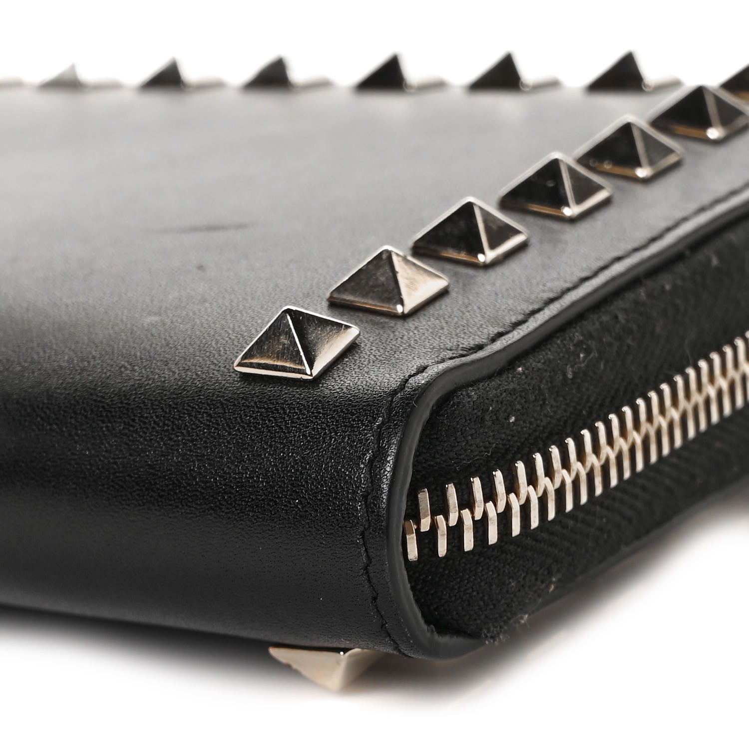 Valentino Garavani Calfskin Rockstud Zip Around Wallet Black 8 of 10