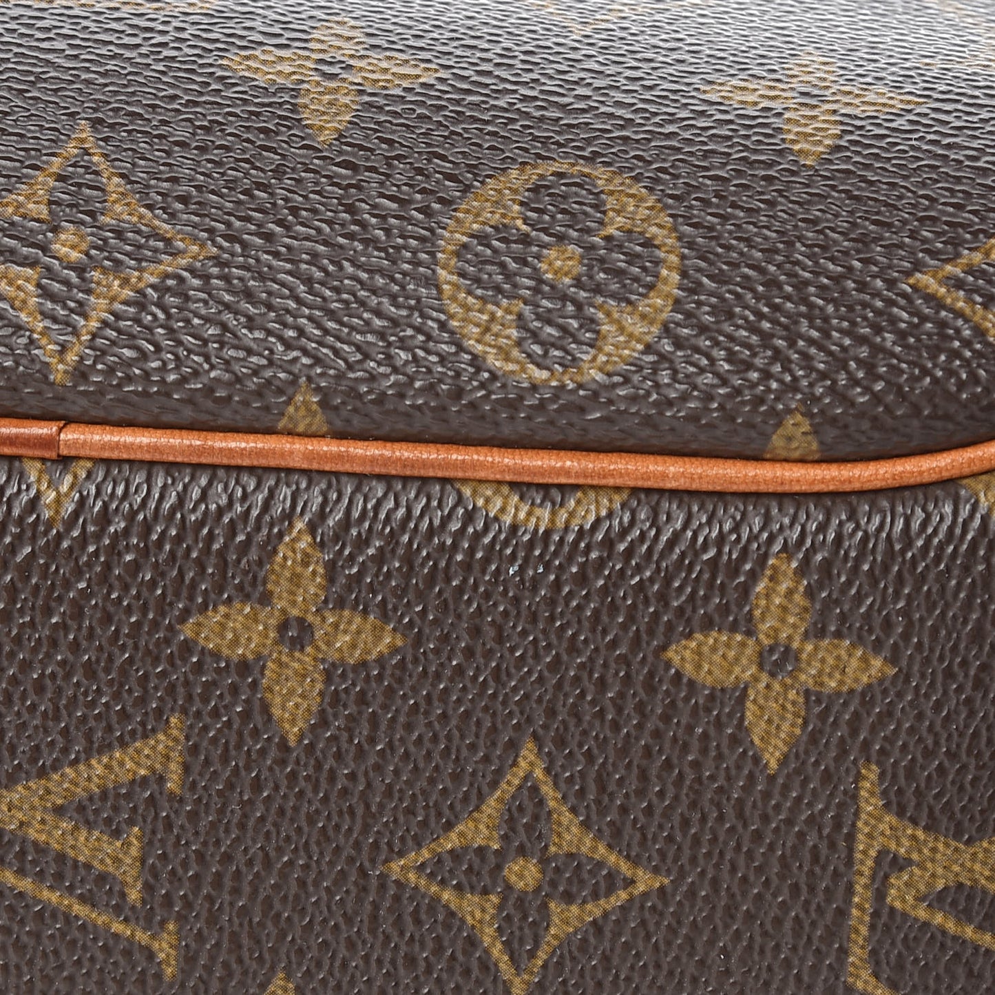 Monogram Blois