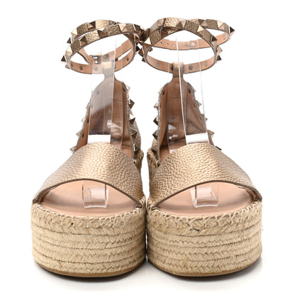 Valentino Garavani Metallic Grained Calfskin Rockstud Ankle Wrap Espadrille Flatform Sandals 38 Skin Natural 2 of 8