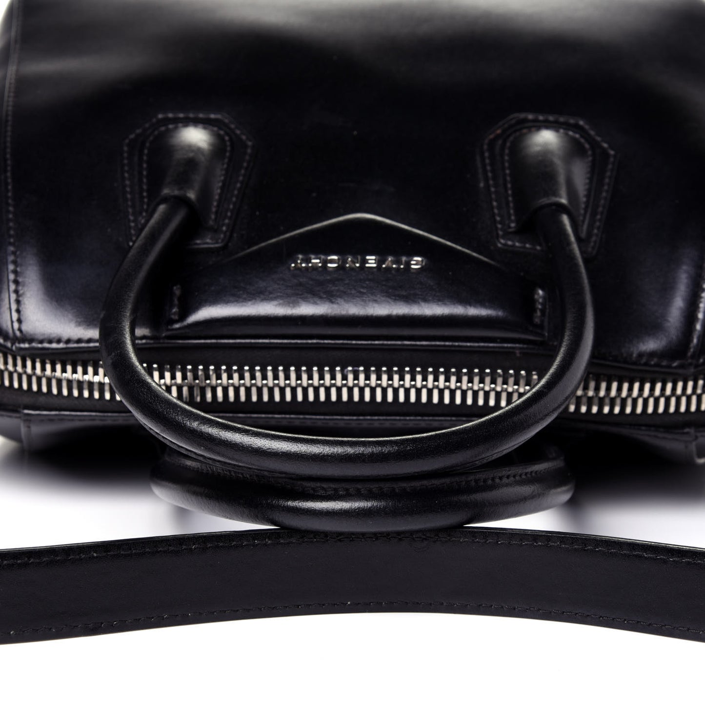 Shiny Lord Calfskin Small Antigona Black