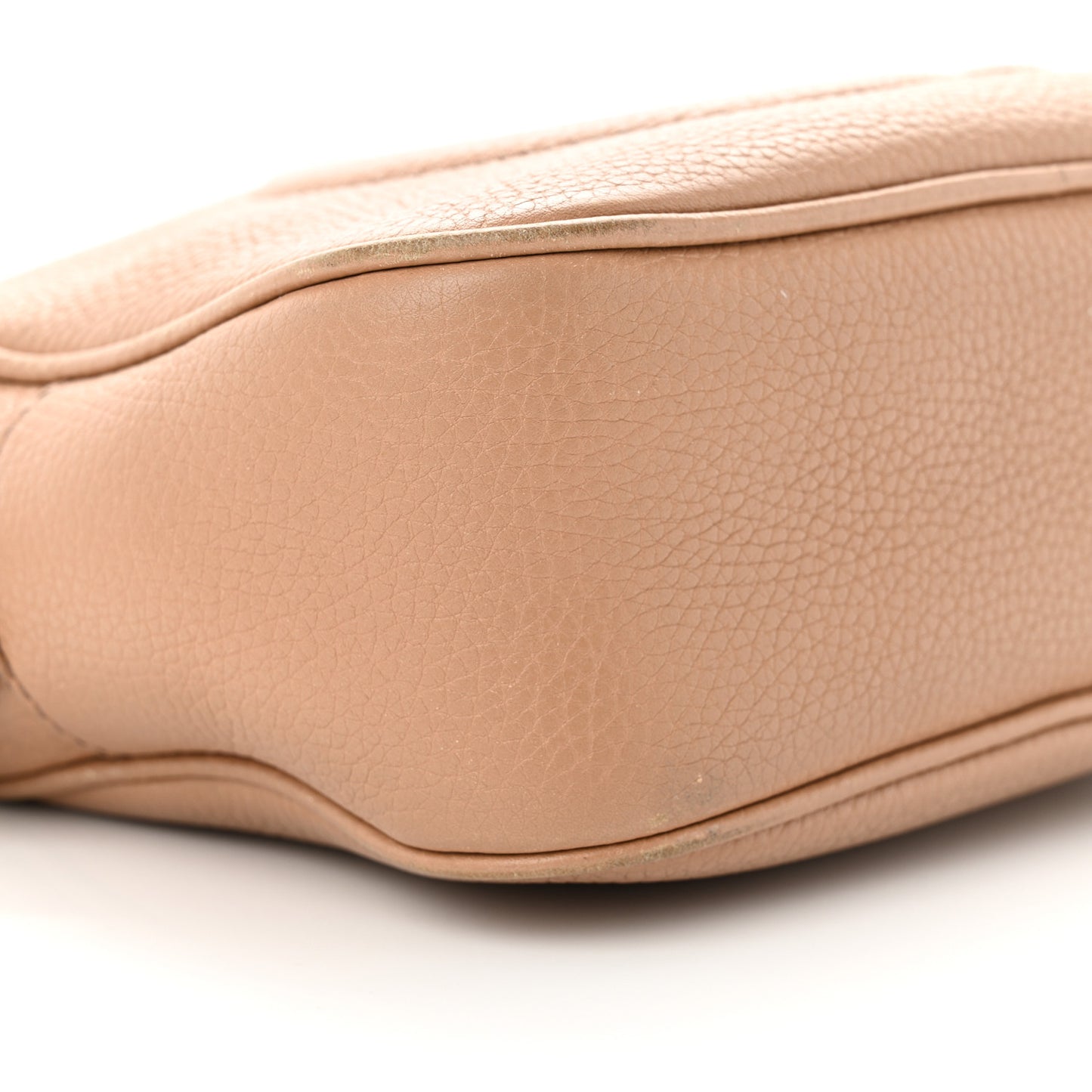 Pebbled Calfskin Small Soho Disco Bag Camelia
