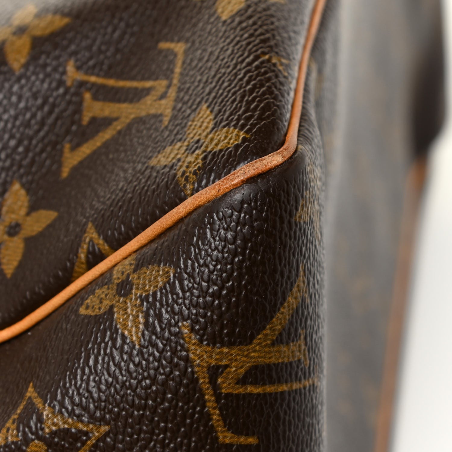 Louis Vuitton Monogram Batignolles Vertical 25 of 39