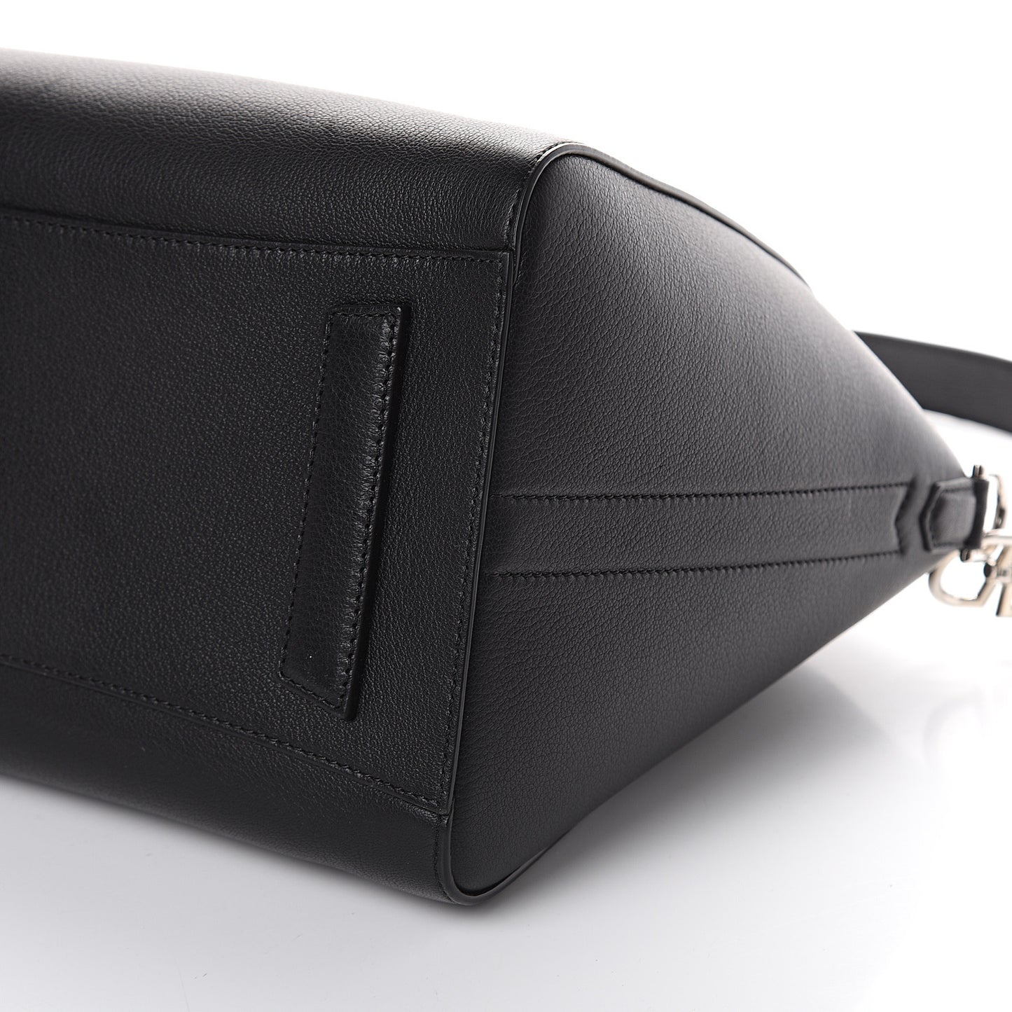 Sugar Goatskin Medium Antigona Black