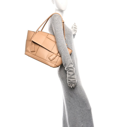 Bottega Veneta Grained Calfskin Maxi Intrecciato Medium Arco Nude 2 of 13