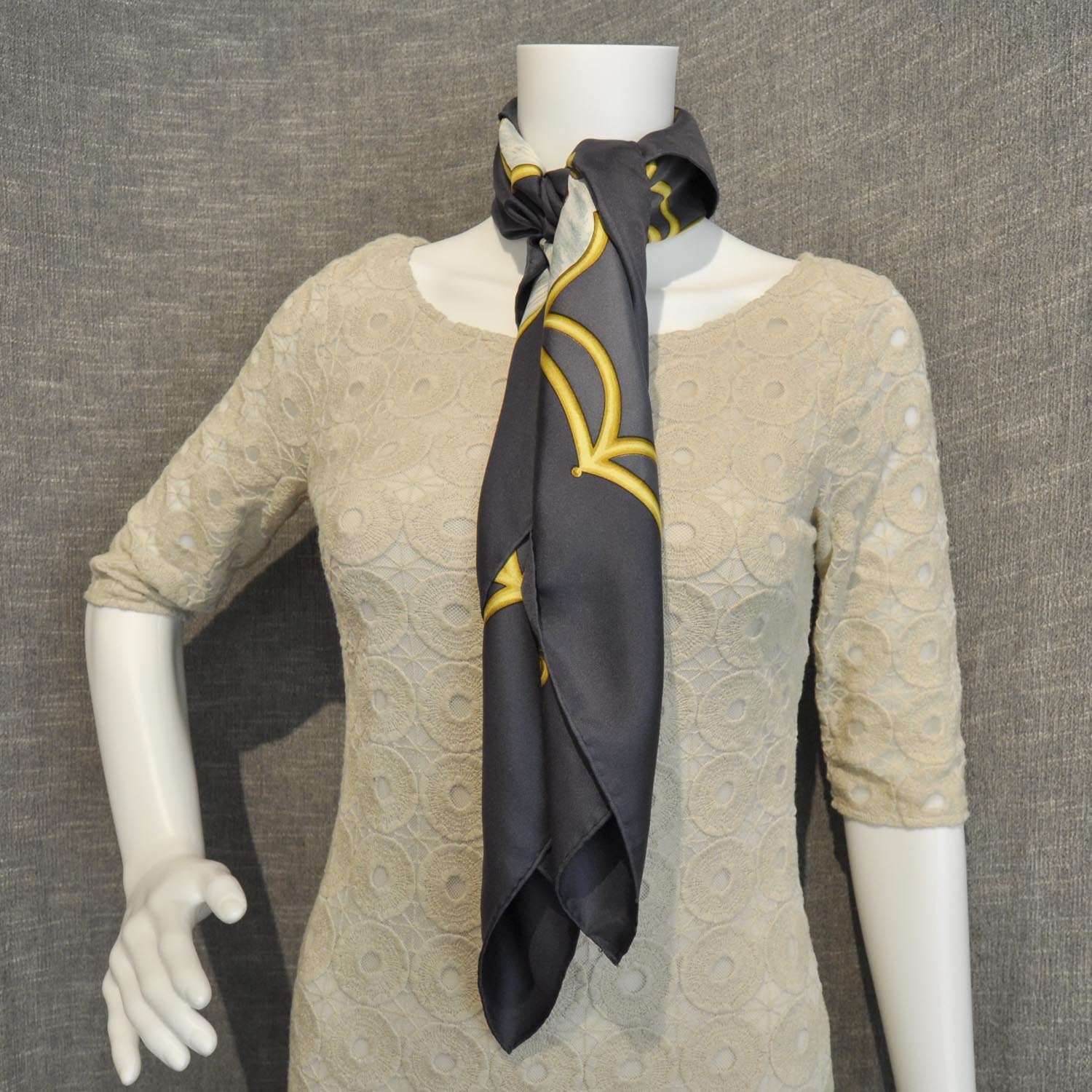 Hermes Silk Les Chevaux des Moghols Scarf 90 Navy 2 of 5