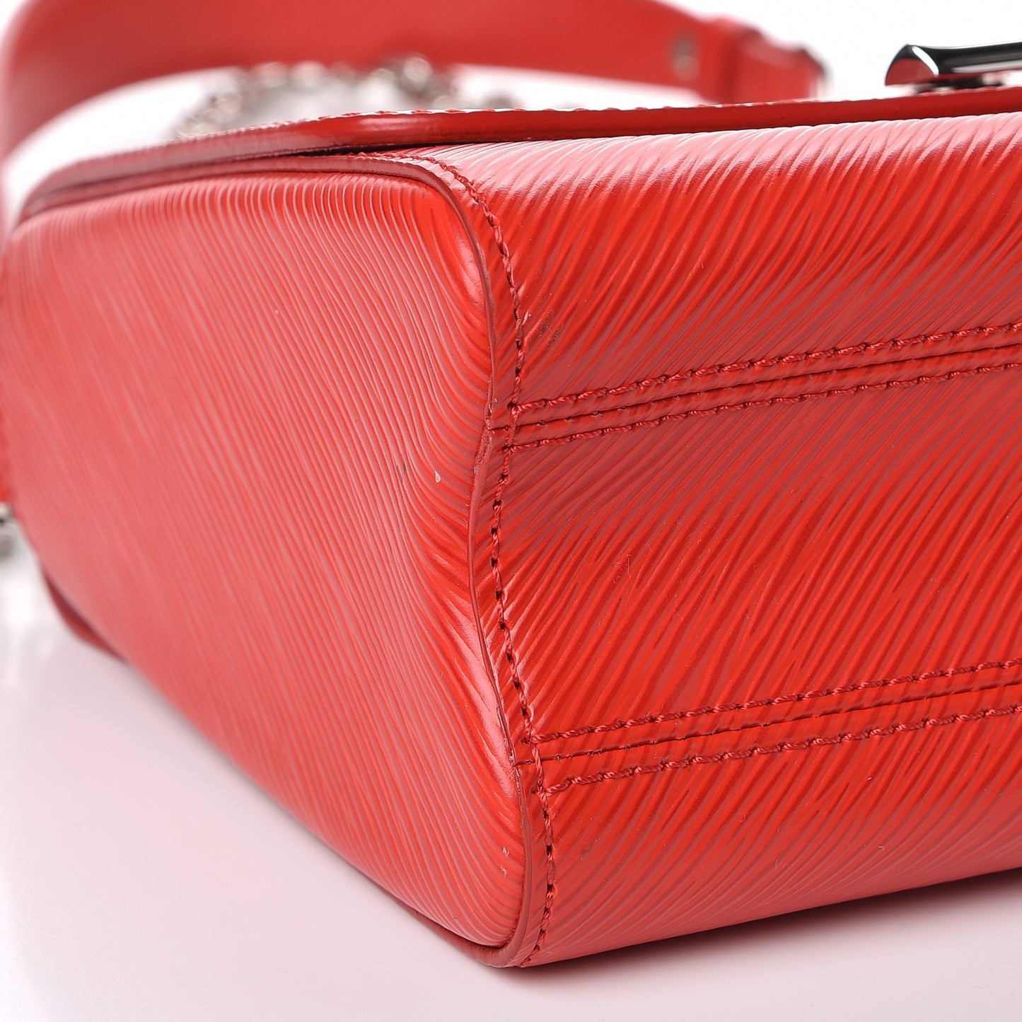Epi Twist Shoulder Bag MM Coquelicot