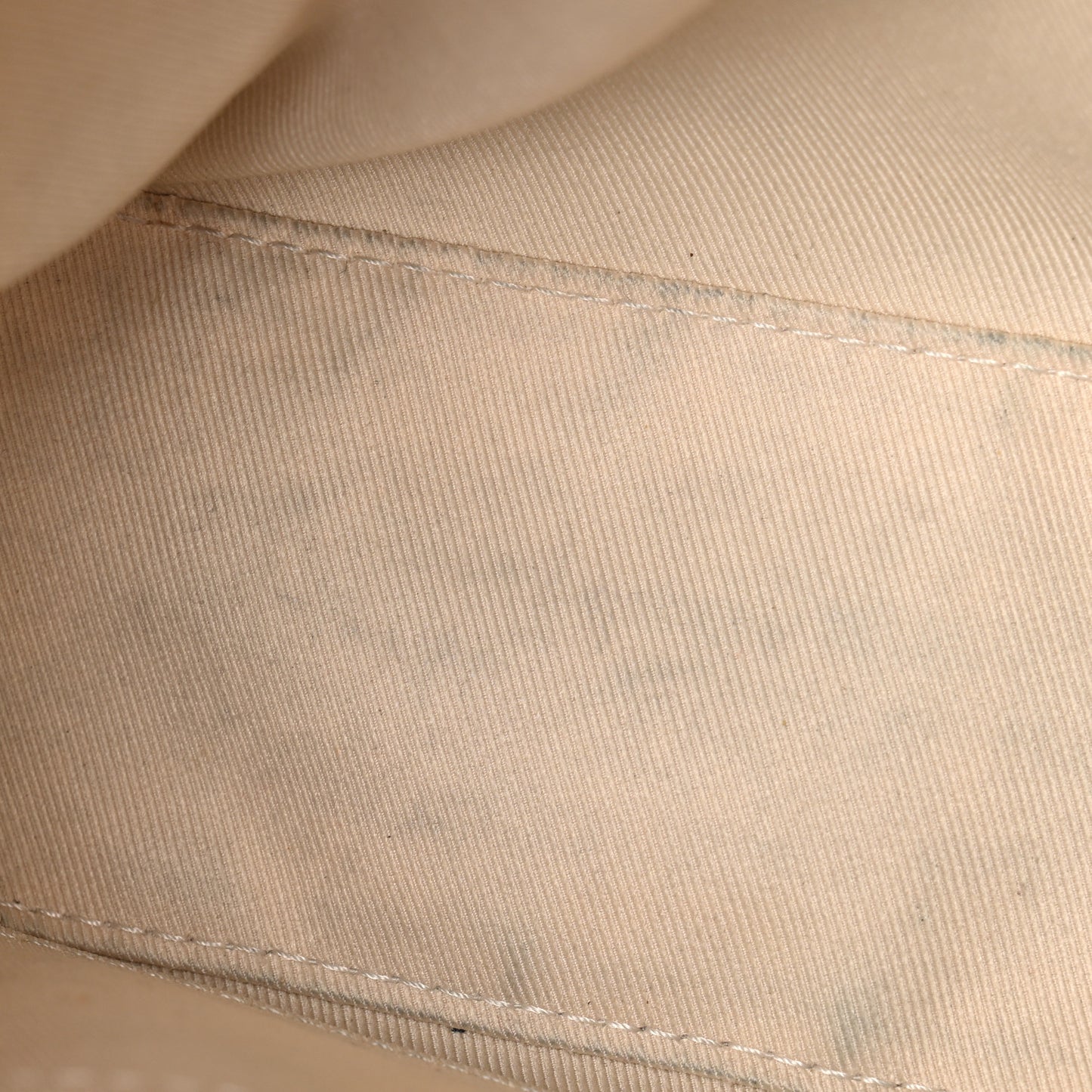 Monogram Saintonge Creme