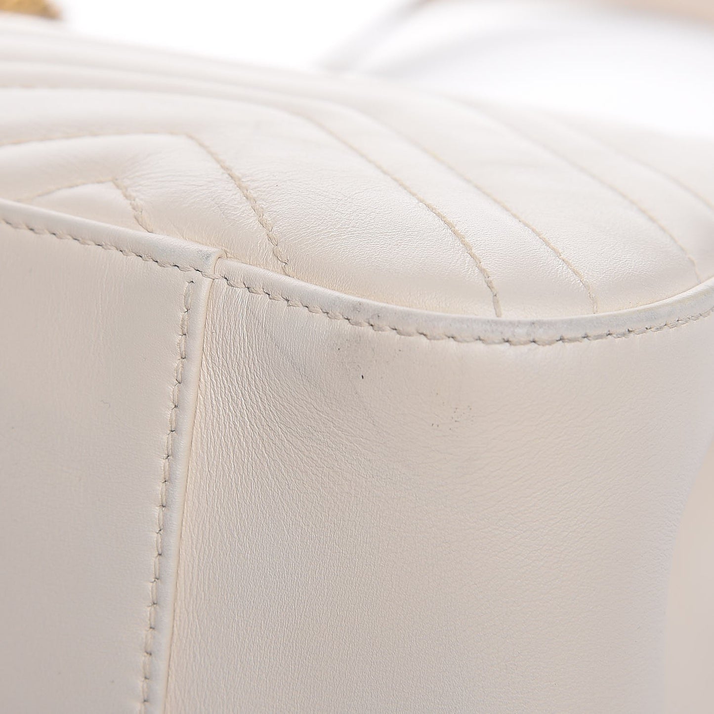 Calfskin Matelasse Medium GG Marmont Shoulder Tote Bag White