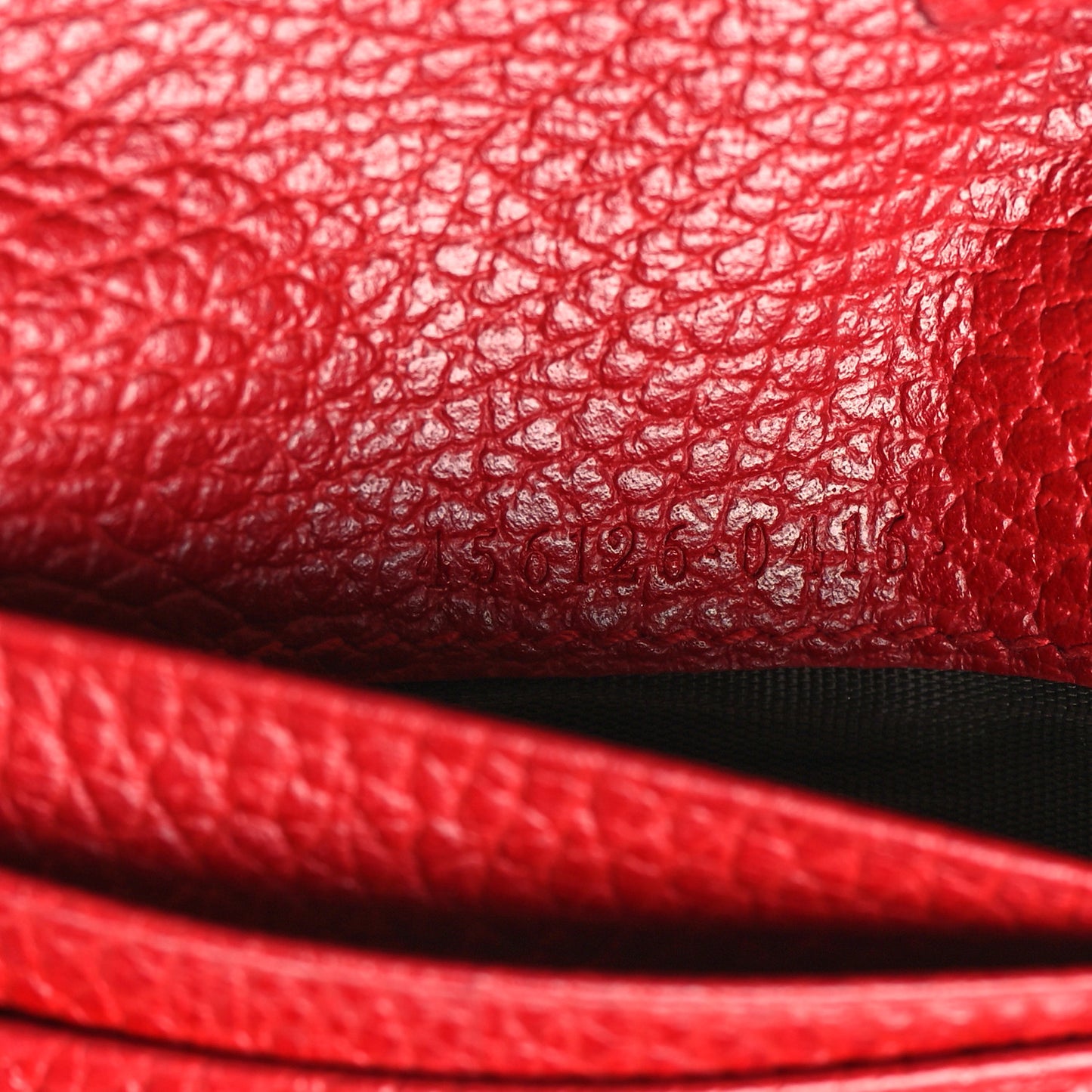 Pebbled Calfskin GG Marmont Card Case Hibiscus Red