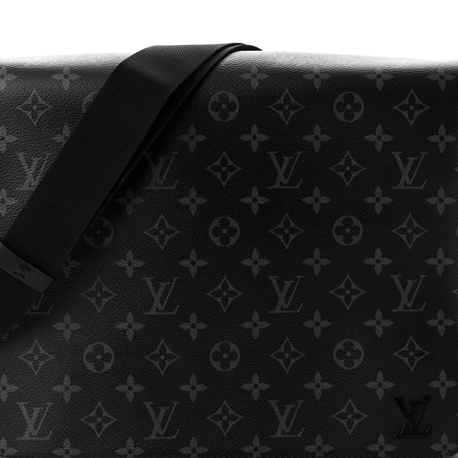 Louis Vuitton Monogram Eclipse District MM 7 of 10