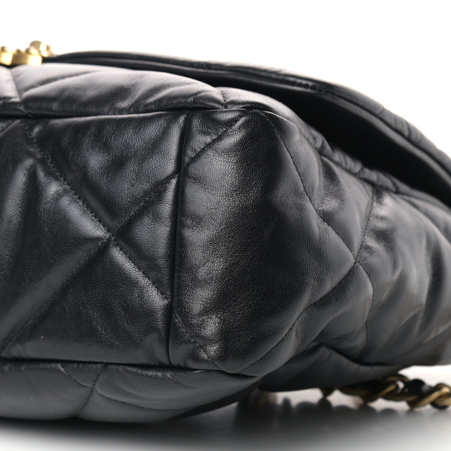 Shiny Goatskin Quilted Maxi Chanel 19 Flap Black