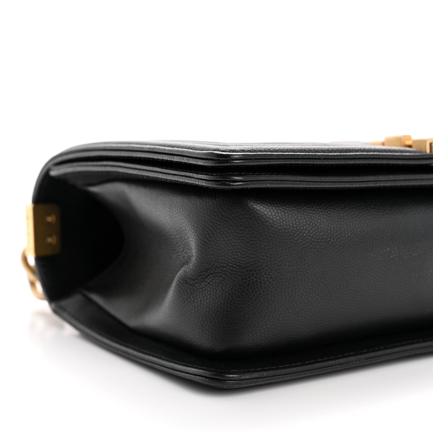 Caviar Quilted Medium Boy Flap Black