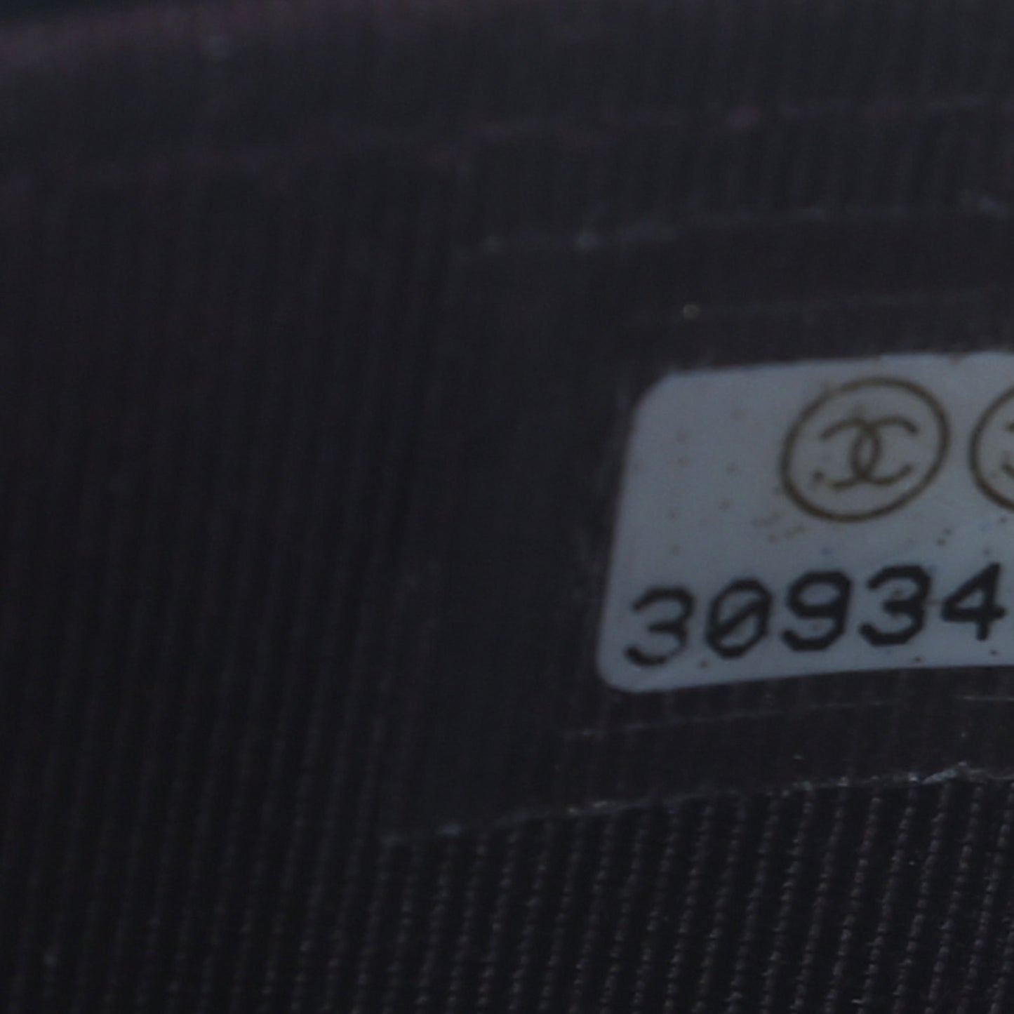 Caviar Quilted Phone Holder With Chain Black