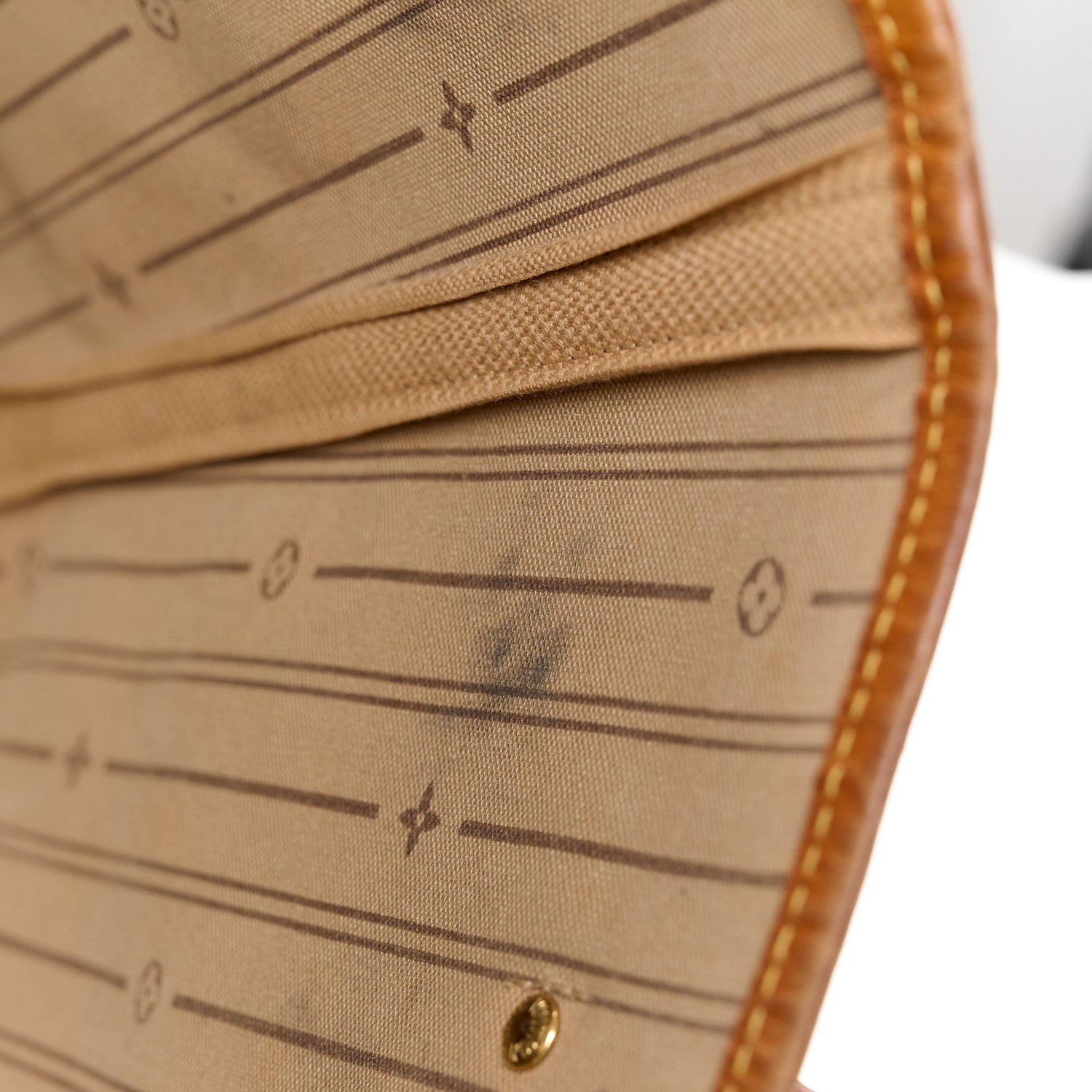 Louis Vuitton Monogram Neverfull MM 14 of 22