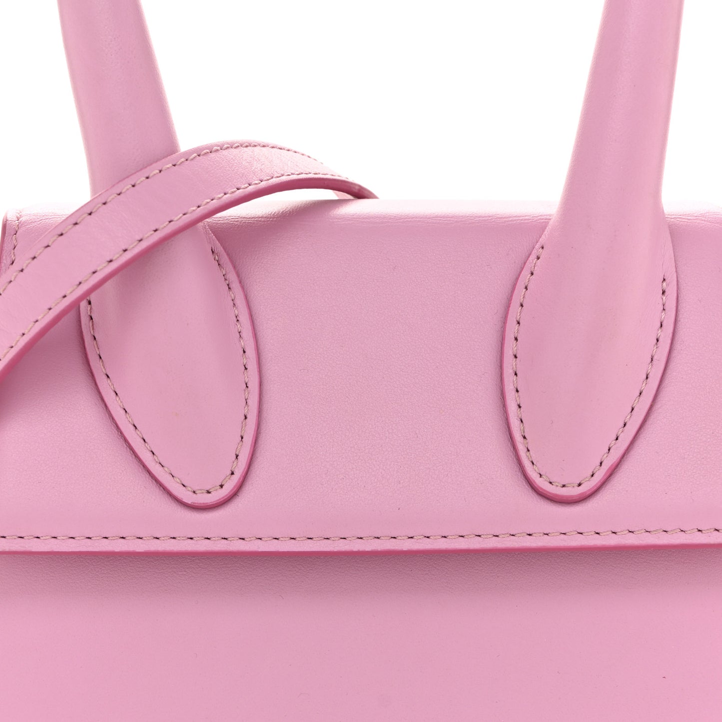 Smooth Calfskin Le Chiquito Moyen Light Pink