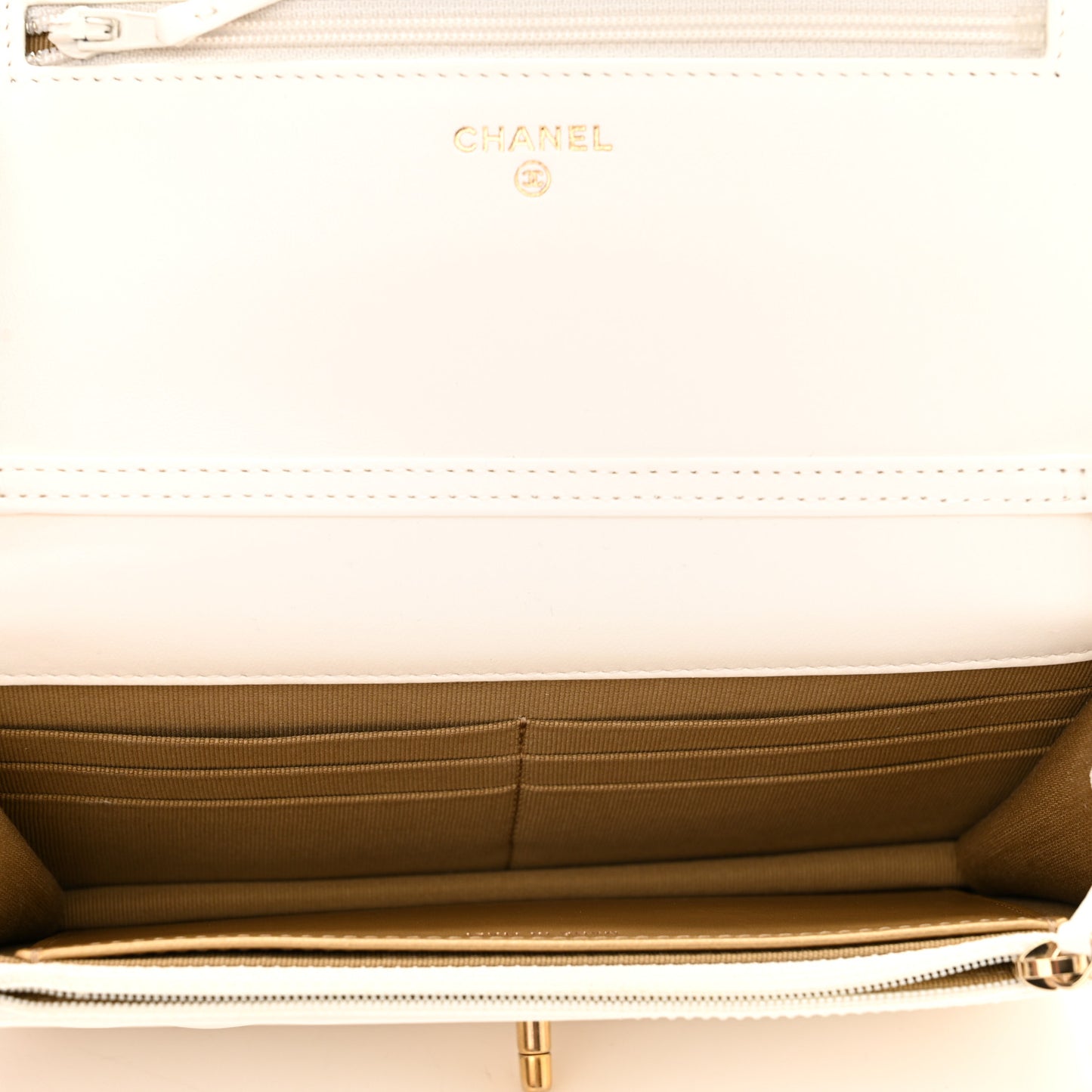 Lambskin Quilted CC Pearl Crush Wallet on Chain WOC White